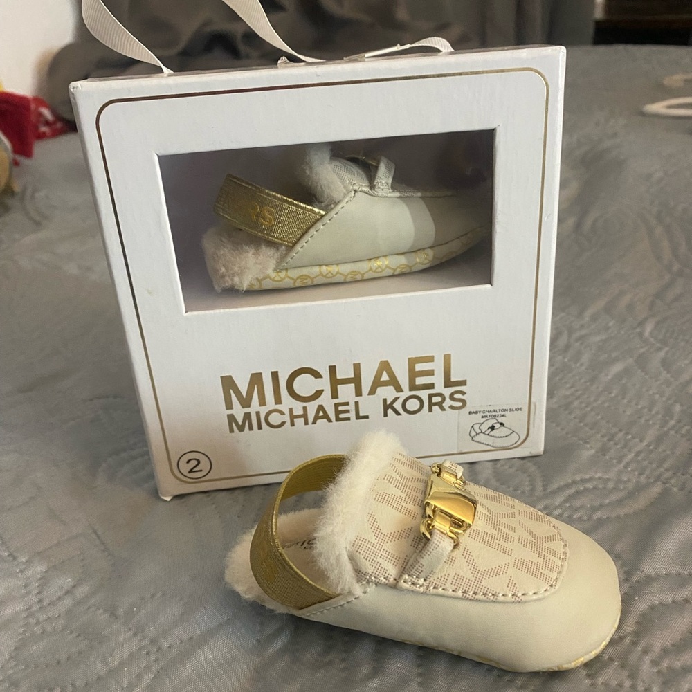 mk shoes size 2c (3-6m)